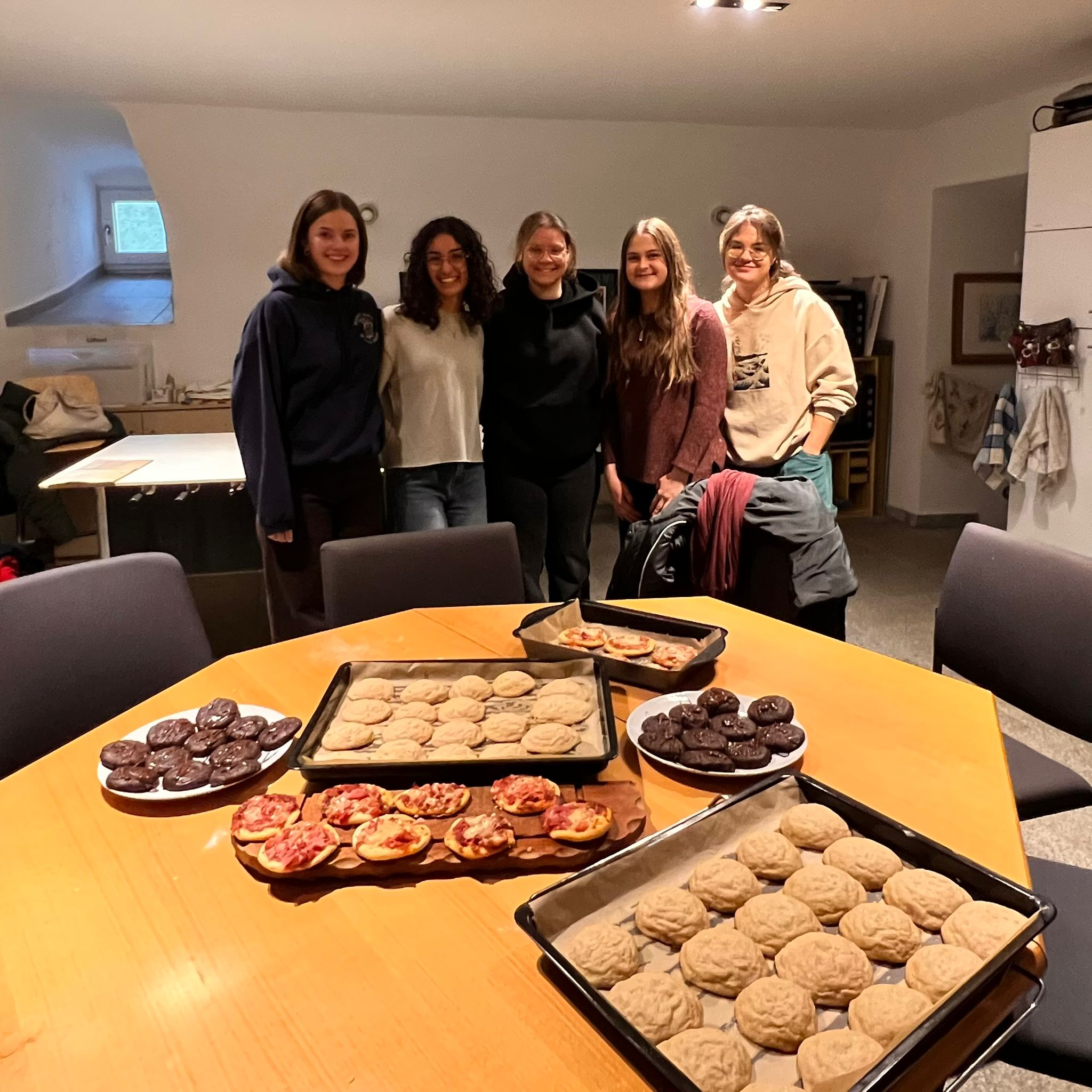 Solidarity Bread Team und Kuchen